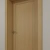 باب داخلي مودرن بلون خشبي فاتح بتصميم كلاسيكي أنيق-  D6005